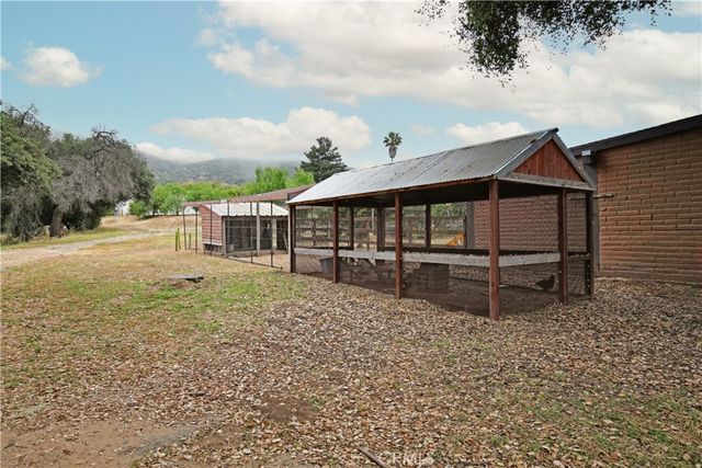 17825 Bear Valley Lane, Escondido, CA 92027