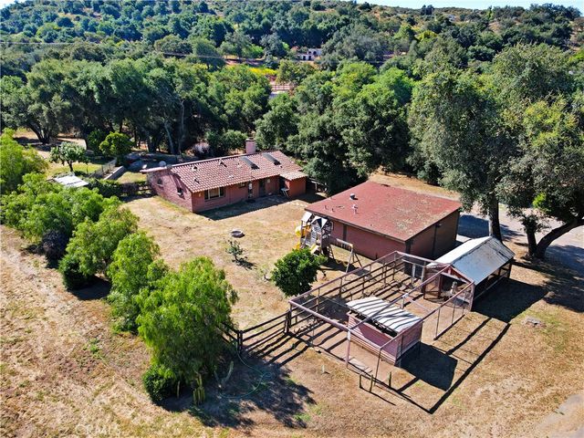 17825 Bear Valley Lane, Escondido, CA 92027