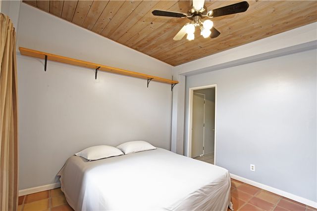 17825 Bear Valley Lane, Escondido, CA 92027