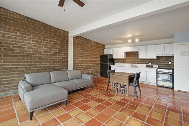 17825 Bear Valley Lane, Escondido, CA 92027