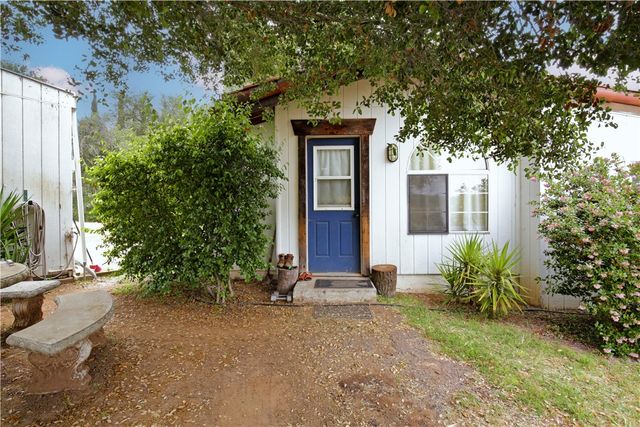 17825 Bear Valley Lane, Escondido, CA 92027