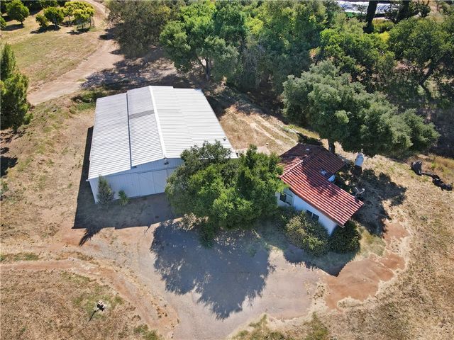 17825 Bear Valley Lane, Escondido, CA 92027