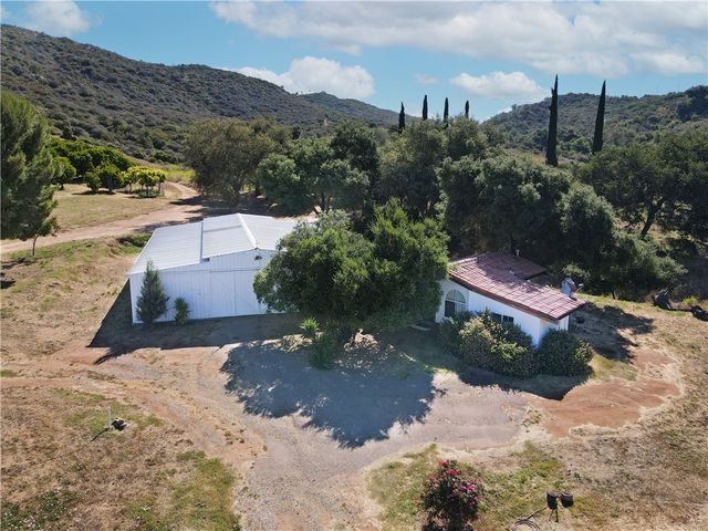 17825 Bear Valley Lane, Escondido, CA 92027