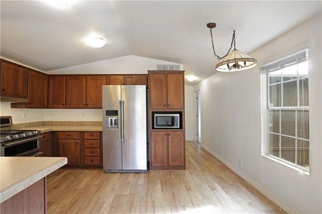 17825 Bear Valley Lane, Escondido, CA 92027