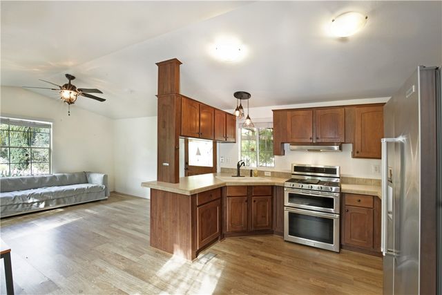 17825 Bear Valley Lane, Escondido, CA 92027