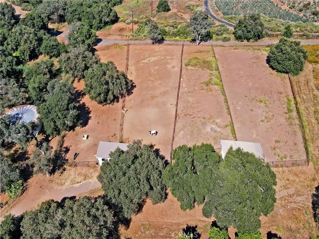 17825 Bear Valley Lane, Escondido, CA 92027