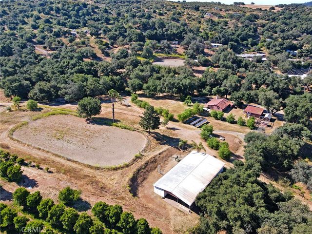 17825 Bear Valley Lane, Escondido, CA 92027