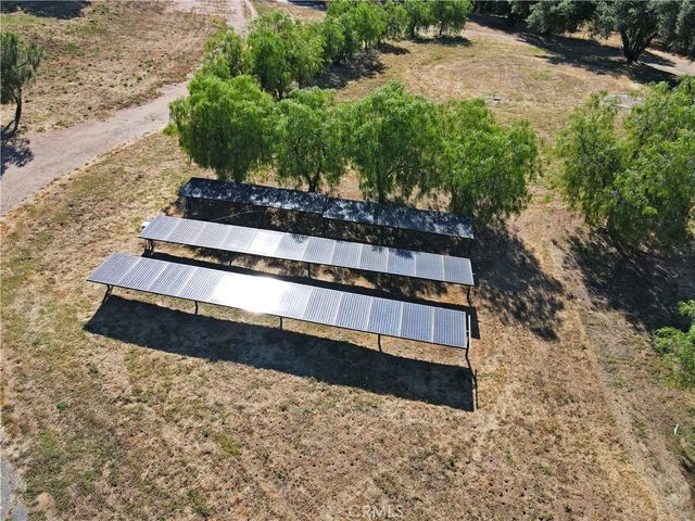 17825 Bear Valley Lane, Escondido, CA 92027