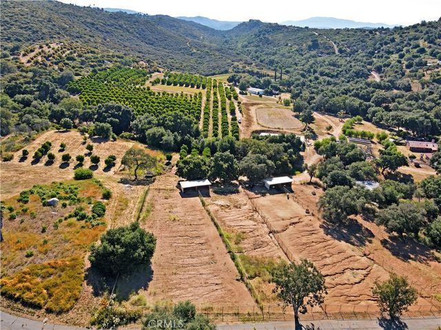 17825 Bear Valley Lane, Escondido, CA 92027