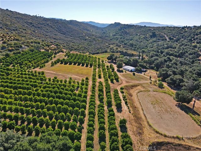 17825 Bear Valley Lane, Escondido, CA 92027