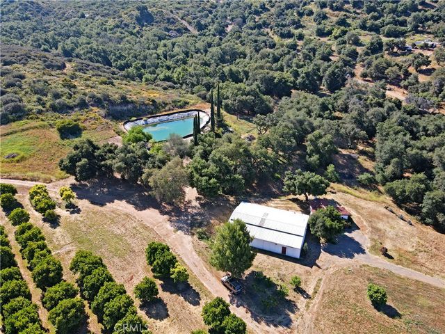 17825 Bear Valley Lane, Escondido, CA 92027