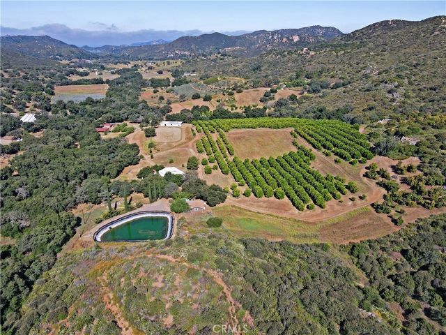 17825 Bear Valley Lane, Escondido, CA 92027