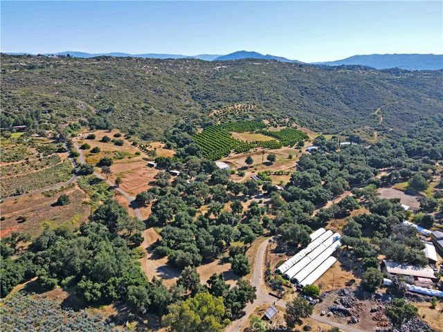 17825 Bear Valley Lane, Escondido, CA 92027