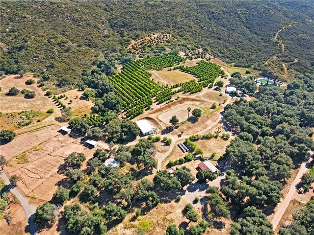 17825 Bear Valley Lane, Escondido, CA 92027