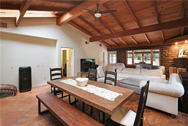 17825 Bear Valley Lane, Escondido, CA 92027