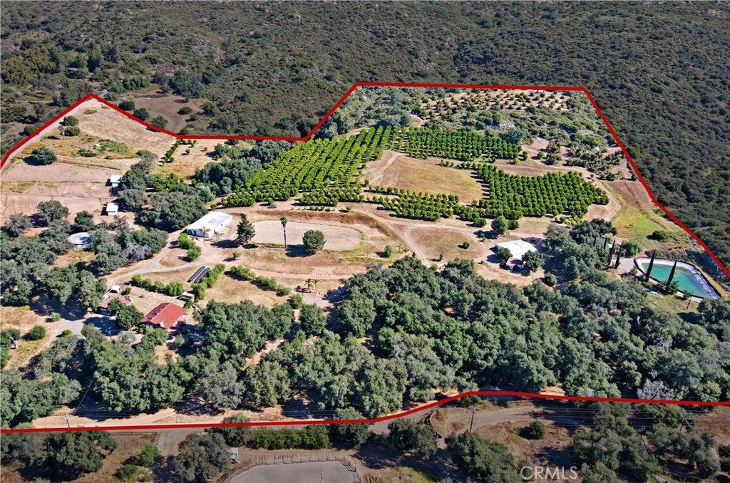 17825 Bear Valley Lane, Escondido, CA 92027