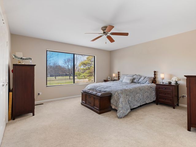 186 Shoreline Road, Lake Barrington, IL 60010