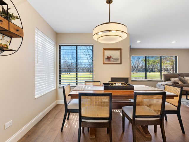 186 Shoreline Road, Lake Barrington, IL 60010