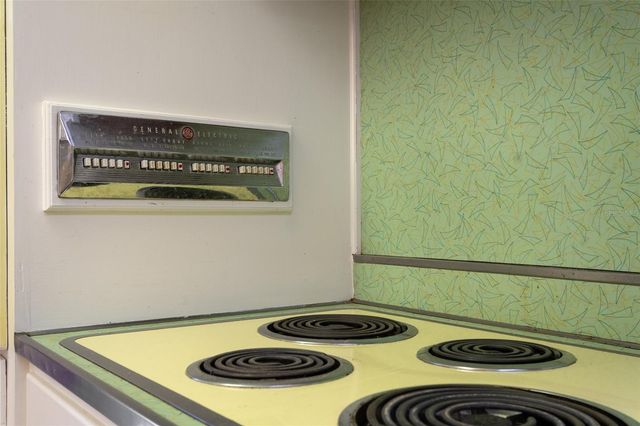 3302 S CRYSTAL LAKE DRIVE, Orlando, FL 32806