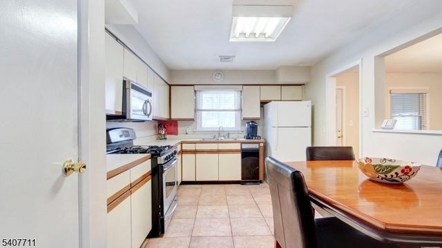 25 Woodland Ave, West Orange Twp., NJ 07052