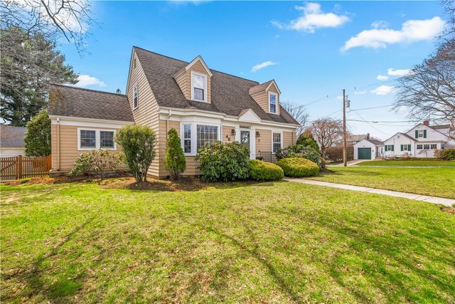 46 North Country Club Drive, Warwick, RI 02888