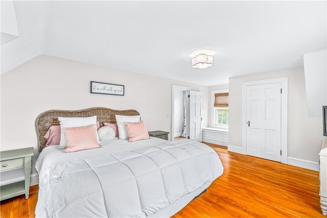 46 North Country Club Drive, Warwick, RI 02888