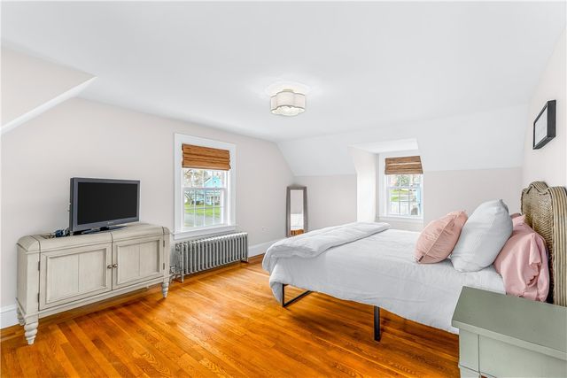 46 North Country Club Drive, Warwick, RI 02888