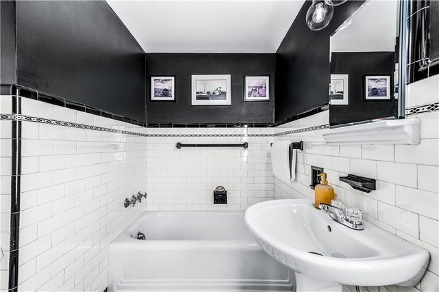 46 North Country Club Drive, Warwick, RI 02888