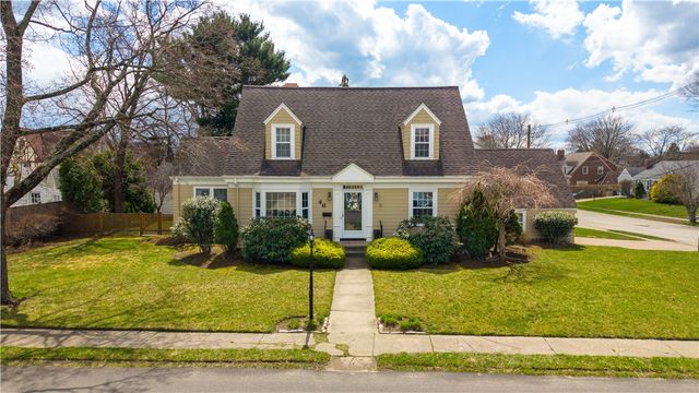 46 North Country Club Drive, Warwick, RI 02888