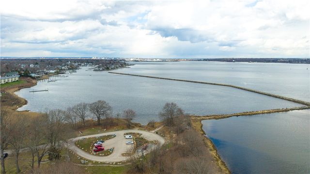 46 North Country Club Drive, Warwick, RI 02888