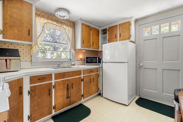 76 Beaver Brook Road, Westford, MA 01886