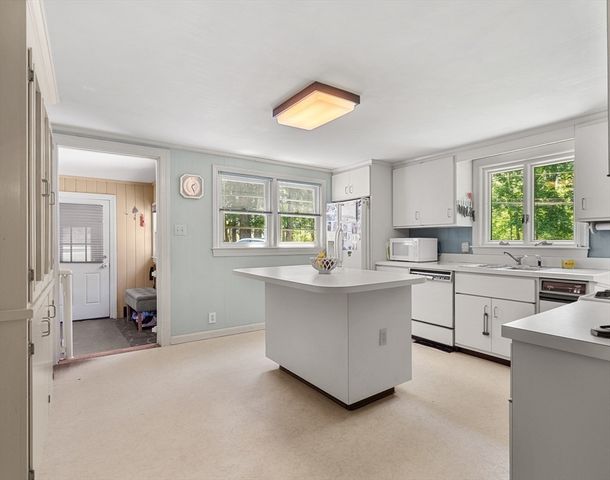 76 Beaver Brook Road, Westford, MA 01886