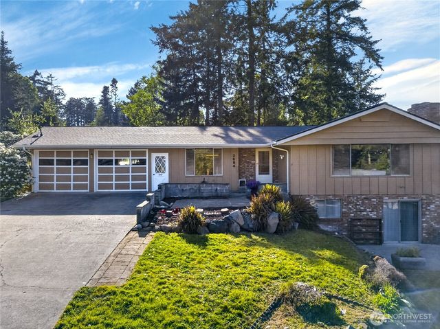 2684 Olympic Drive, Oak Harbor, WA 98277