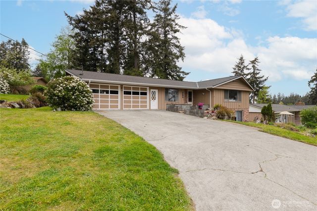 2684 Olympic Drive, Oak Harbor, WA 98277