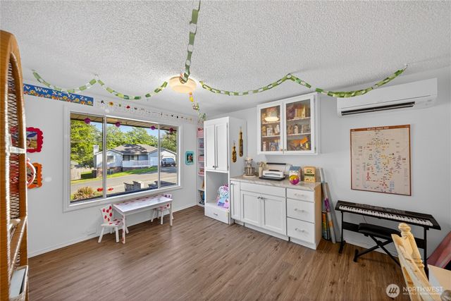 2684 Olympic Drive, Oak Harbor, WA 98277