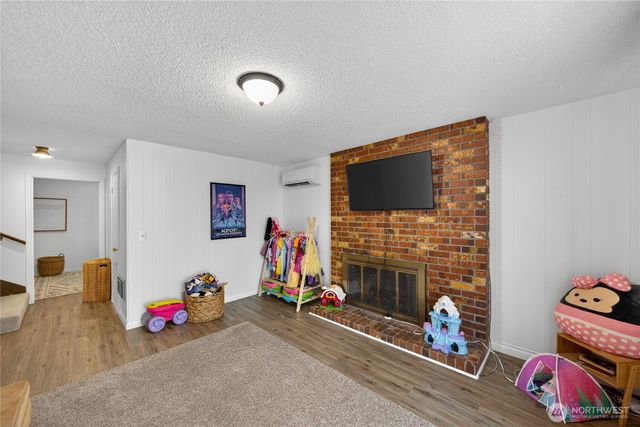 2684 Olympic Drive, Oak Harbor, WA 98277