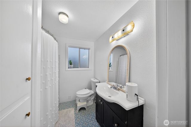 2684 Olympic Drive, Oak Harbor, WA 98277