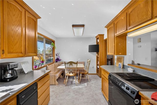 2684 Olympic Drive, Oak Harbor, WA 98277