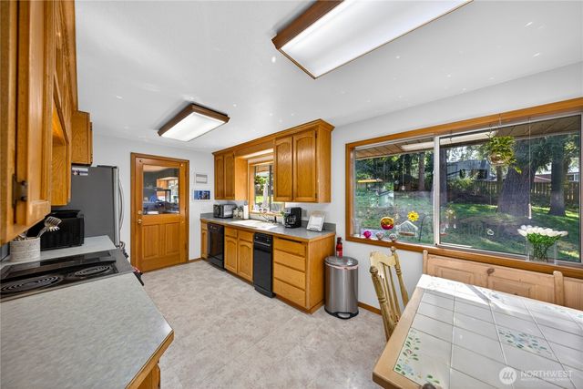2684 Olympic Drive, Oak Harbor, WA 98277