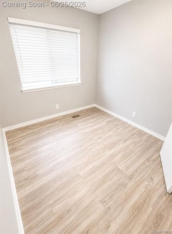 5858-5860 Niles Drive, Troy, MI 48098