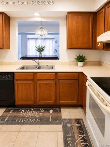 5858-5860 Niles Drive, Troy, MI 48098