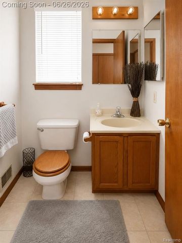 5858-5860 Niles Drive, Troy, MI 48098