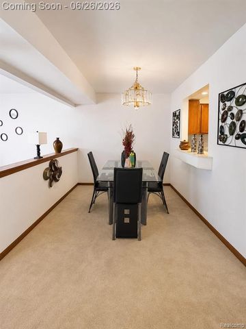 5858-5860 Niles Drive, Troy, MI 48098