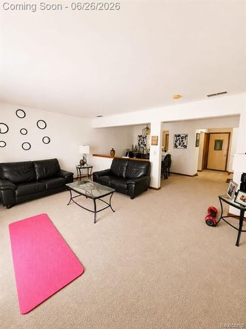 5858-5860 Niles Drive, Troy, MI 48098