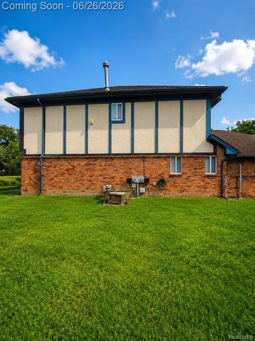 5858-5860 Niles Drive, Troy, MI 48098