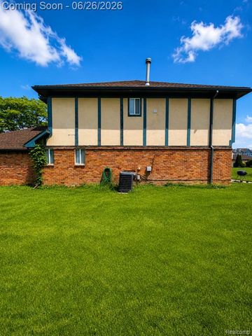 5858-5860 Niles Drive, Troy, MI 48098