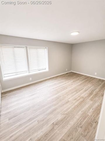 5858-5860 Niles Drive, Troy, MI 48098
