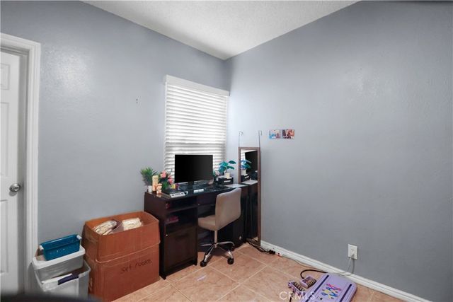 1718 W 166th St, Compton, CA 90220