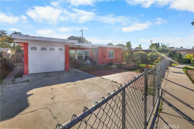1718 W 166th St, Compton, CA 90220