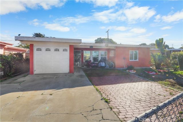 1718 W 166th St, Compton, CA 90220